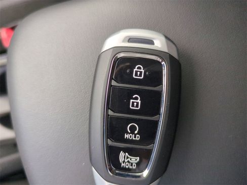 New 2025 Hyundai Venue SEL image 35