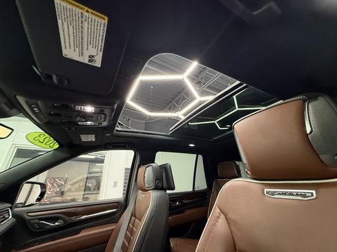 Used 2023 GMC Yukon Denali Ultimate image 13