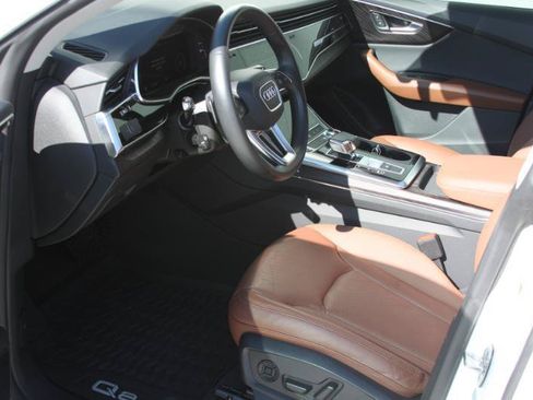 Used 2022 Audi Q8 Premium Plus w/ Premium Plus Package AWD/4WD image 25