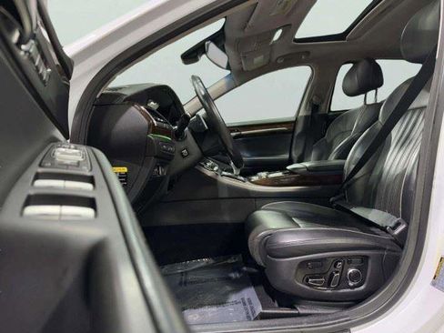 Used 2019 Genesis G90 5.0 Ultimate RWD image 39