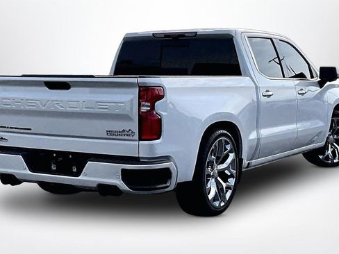 Used 2021 Chevrolet Silverado 1500 High Country w/ Technology Package AWD/4WD image 6