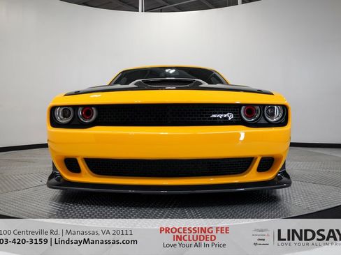 Used 2018 Dodge Challenger SRT Hellcat RWD image 4