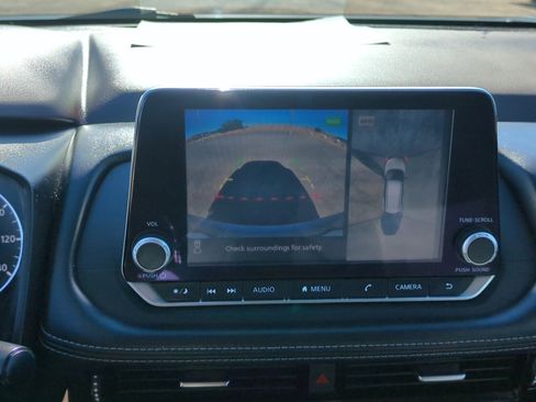 Used 2021 Nissan Rogue SV image 23