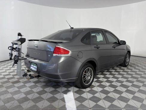 Used 2010 Ford Focus SE image 7