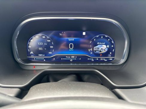 Used 2023 Chevrolet Tahoe Z71 w/ Luxury Package AWD/4WD image 45
