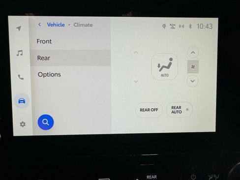 Used 2025 Toyota Highlander XLE image 32