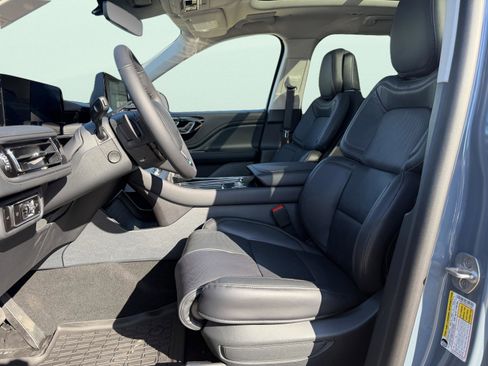 New 2026 Lincoln Aviator Reserve AWD/4WD image 14