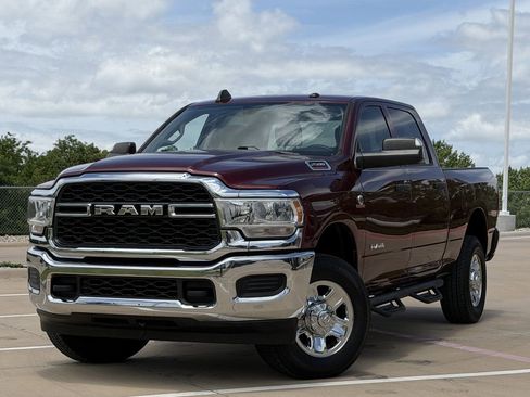 Used 2020 RAM 2500 Tradesman w/ Chrome Appearance Group AWD/4WD image 2