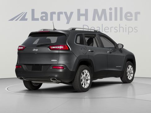 Used 2015 Jeep Cherokee Latitude w/ Comfort/Convenience Group AWD/4WD image 3