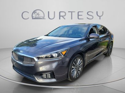 Used 2017 Kia Cadenza Technology