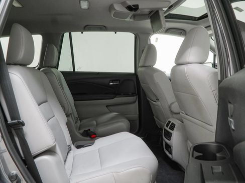 Used 2021 Honda Pilot Touring image 44