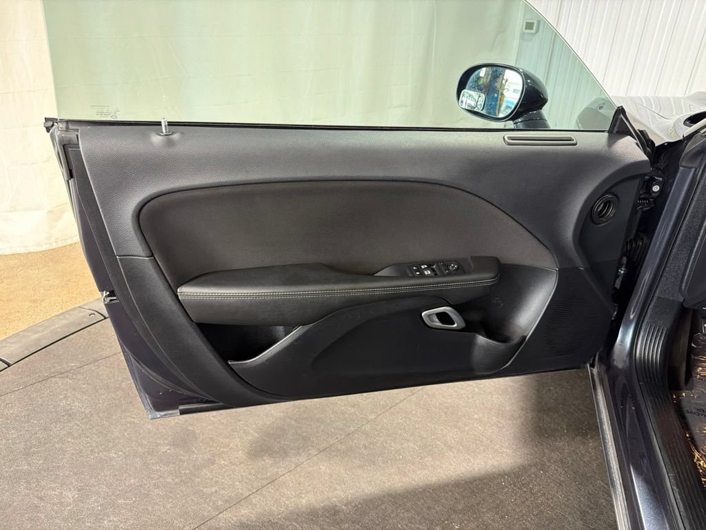 Used 2017 Dodge Challenger R/T RWD image 4