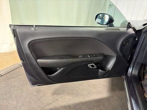 Used 2017 Dodge Challenger R/T RWD image 4