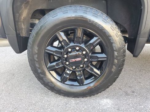 Used 2024 GMC Sierra 2500 AT4 w/ AT4 Premium Plus Package AWD/4WD image 5