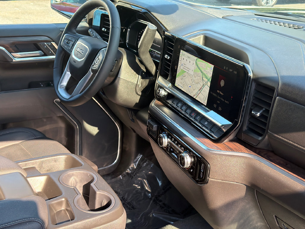 Used 2025 GMC Sierra 1500 SLT AWD/4WD image 9