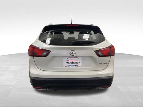 Used 2017 Nissan Rogue Sport SL w/ SL Premium Package AWD/4WD image 6