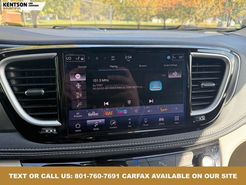 Used 2024 Chrysler Pacifica Select image 25