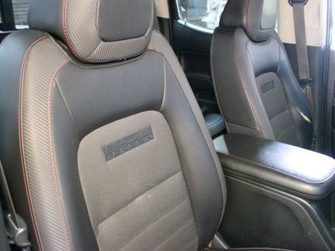 Used 2018 GMC Canyon All Terrain w/ All Terrain X Package AWD/4WD image 10