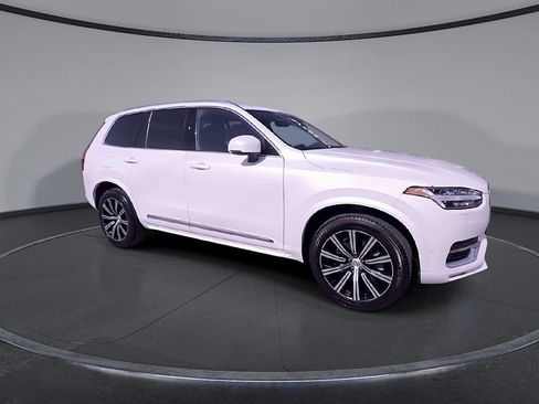 Certified 2025 Volvo XC90 B6 Plus AWD/4WD image 2