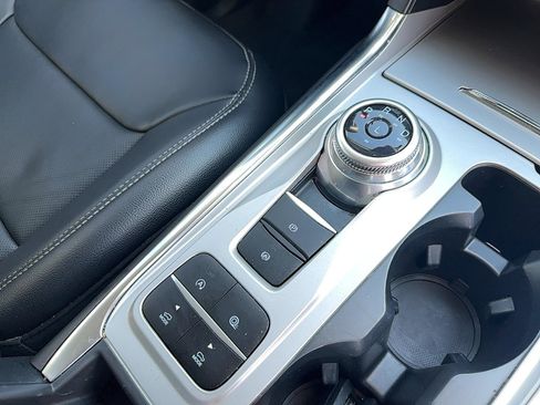 Used 2023 Ford Explorer Limited w/ Limited Technology Package image 13