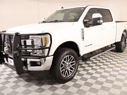 Used 2019 Ford F250 Lariat w/ Lariat Ultimate Package AWD/4WD image 11