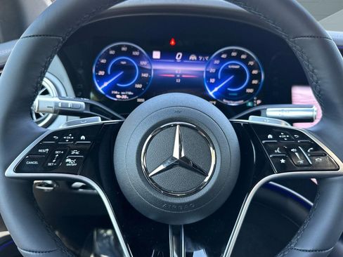 New 2026 Mercedes-Benz EQS 400 4MATIC SUV image 15