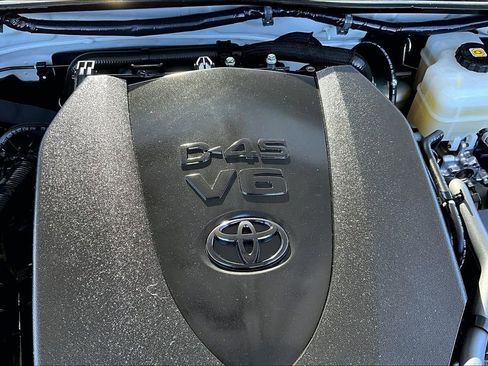 Used 2019 Toyota Tacoma TRD Off-Road w/ TRD Premium Off Road Package AWD/4WD image 31
