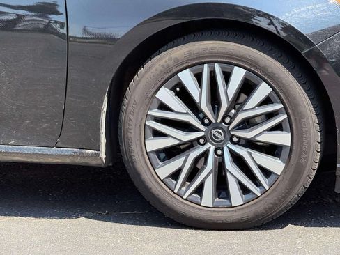 Used 2024 Nissan Altima 2.5 SV FWD image 9
