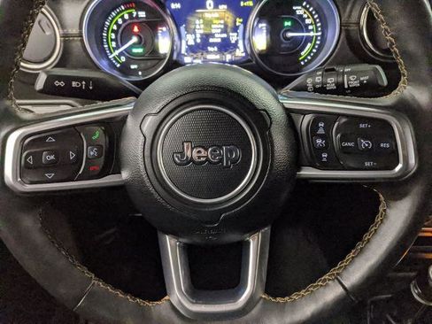 Used 2023 Jeep Wrangler Unlimited Sahara AWD/4WD image 12