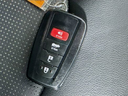 Used 2023 Toyota Camry XLE image 34