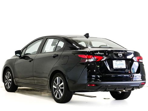 Used 2025 Nissan Versa SV FWD image 8
