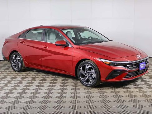 Certified 2025 Hyundai Elantra Limited image 2