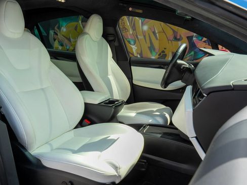Used 2020 Tesla Model X Long Range AWD/4WD image 29