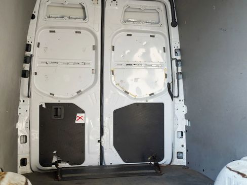 Used 2019 Mercedes-Benz Sprinter 170 Cargo image 19