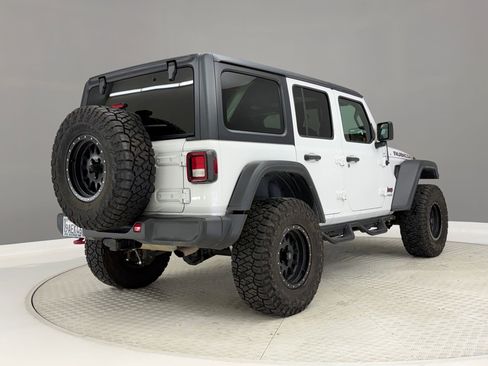 Used 2018 Jeep Wrangler Unlimited Rubicon AWD/4WD image 9