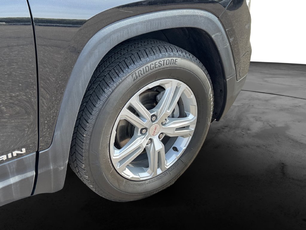 Used 2024 GMC Terrain SLE AWD/4WD image 13