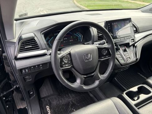 Used 2023 Honda Odyssey Touring image 14