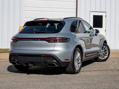 Used 2023 Porsche Macan image 7