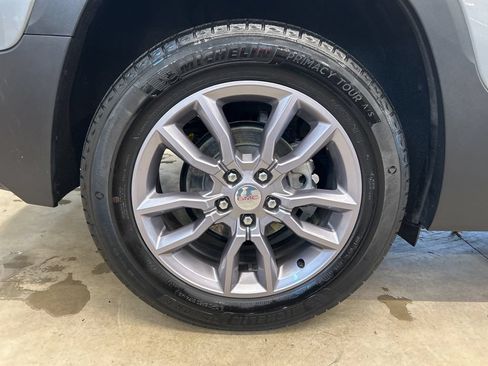Used 2023 GMC Terrain SLT AWD/4WD image 27