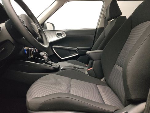 Used 2025 Kia Soul LX w/ LX Technology Package image 17