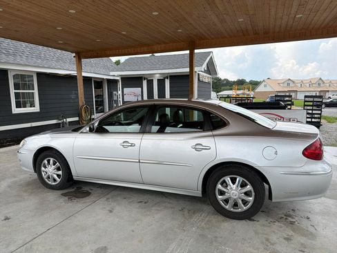Used 2005 Buick LaCrosse CXL w/ Chrome Appearance Package FWD image 3