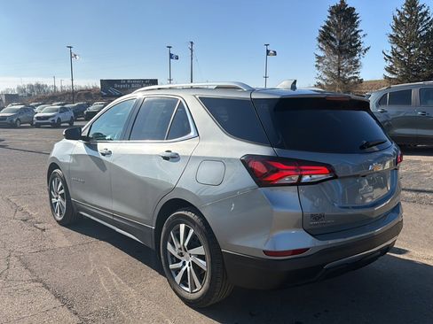 Used 2023 Chevrolet Equinox Premier image 6