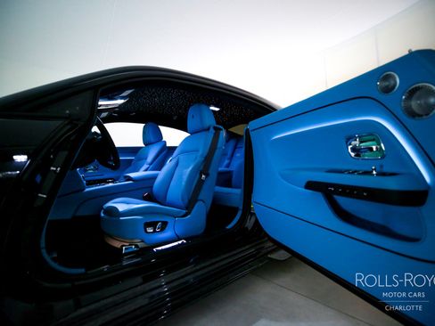 Used 2025 Rolls-Royce Spectre Black Badge w/ Spectre Enhancement Package image 12