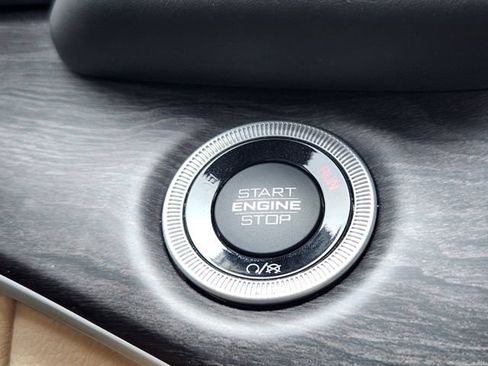 Certified 2022 Jeep Grand Cherokee Limited 4xe w/ Luxury Tech Group II AWD/4WD image 19
