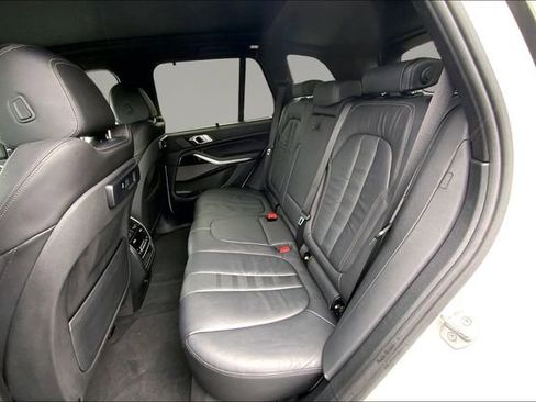Used 2019 BMW X5 xDrive40i w/ M Sport Package image 19