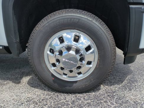Used 2026 GMC Sierra 3500 Denali Ultimate AWD/4WD image 11