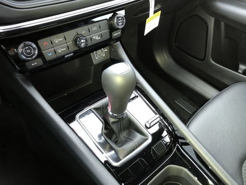 New 2026 Jeep Compass Latitude image 26