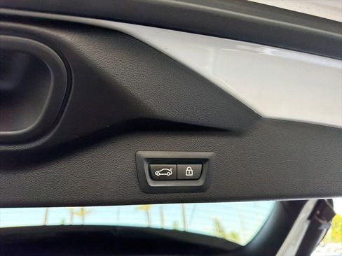 Used 2020 BMW X5 sDrive40i w/ M Sport Package RWD image 23