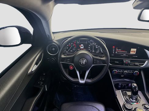 Used 2019 Alfa Romeo Giulia Ti Sport w/ Quick Order Package 22U Sport image 17