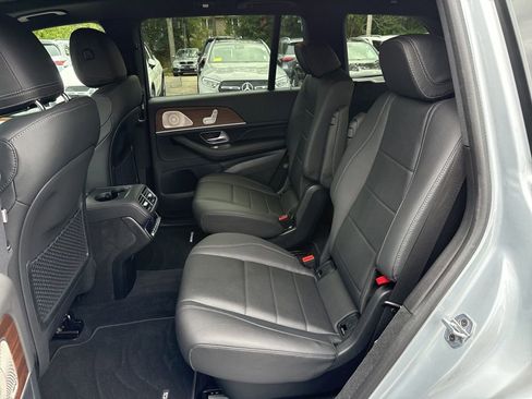 Certified 2025 Mercedes-Benz GLS 450 4MATIC image 16